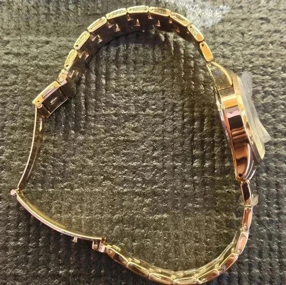 Christian Lacroix Watch New in Box New Battery - Picture 8 of 8